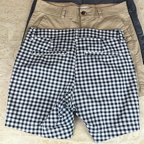 3 Old Navy everyday mid-rise women’s size 4 shorts gray, tan and checker - Picture 7 of 10